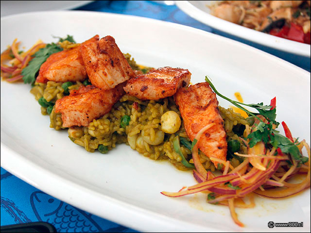 Arroz verde con anticucho de mero - Pez Quiero